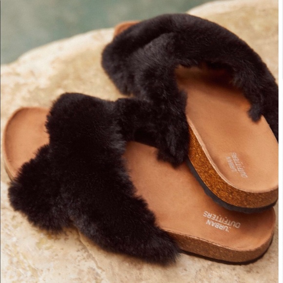 đsoldđurban outfitters faux fur soft bed slipper - Picture 3 of 7